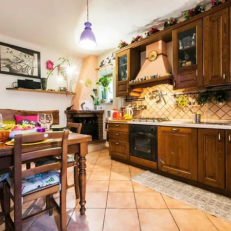 Apartment Frugo's House *